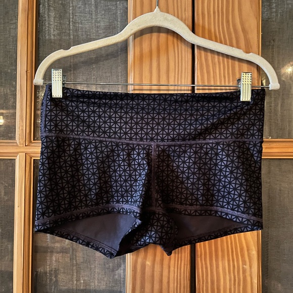 Lululemon Shorts - Picture 4 of 5